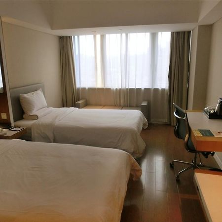 Ji Hotel Guangzhou Zhujiang New Town Eksteriør billede