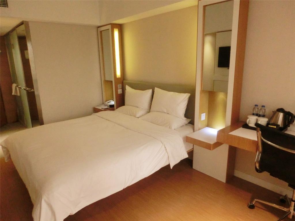 Ji Hotel Guangzhou Zhujiang New Town Værelse billede